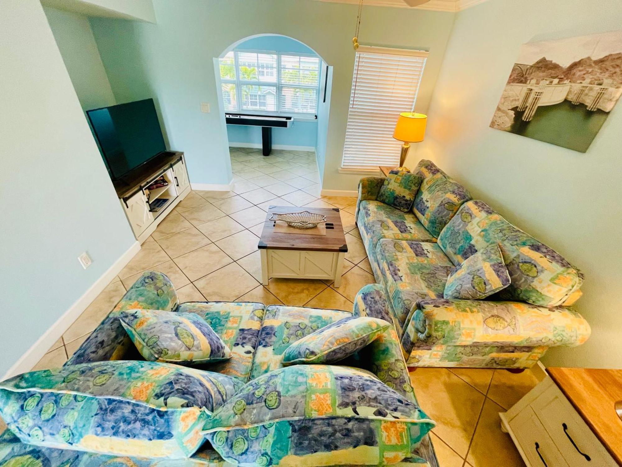 Gulf Coast Gem Private Condo - 2Bed, 1Bath, Sleeps 6, Across The Street From Beach & Gulf, Game Room, Pool Clearwater Beach Exterior photo